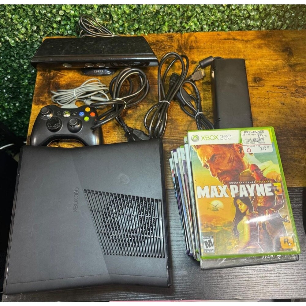 Microsoft Xbox 360 with Kinect 4GB Black Console + some games tested
